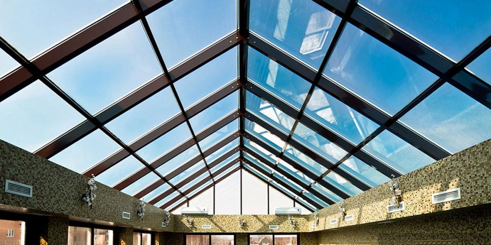 Минстрой России систематизирует требования для применения несущих конструкций из многослойного стекла