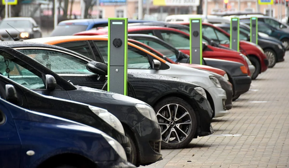 Минстрой России установил требования развития инфраструктуры электроавтомобилей.