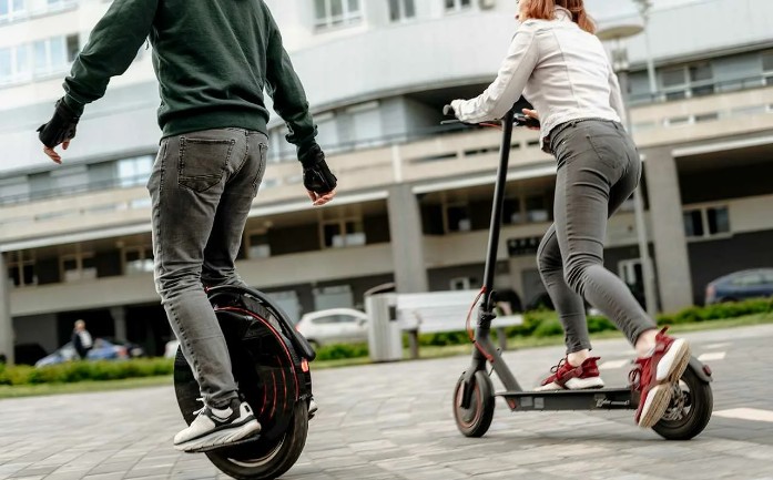 Минстрой России уточнил требований к проектированию улично-дорожной сети с учетом велосипедной инфраструктуры и средств индивидуальной мобильности. 